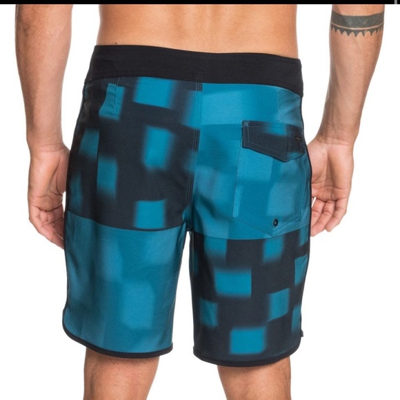🌴 QUIKSILVER HIGHLINE WRAP BOATDSHORTS FOR MEN 🌴 - Picture 3 of 3